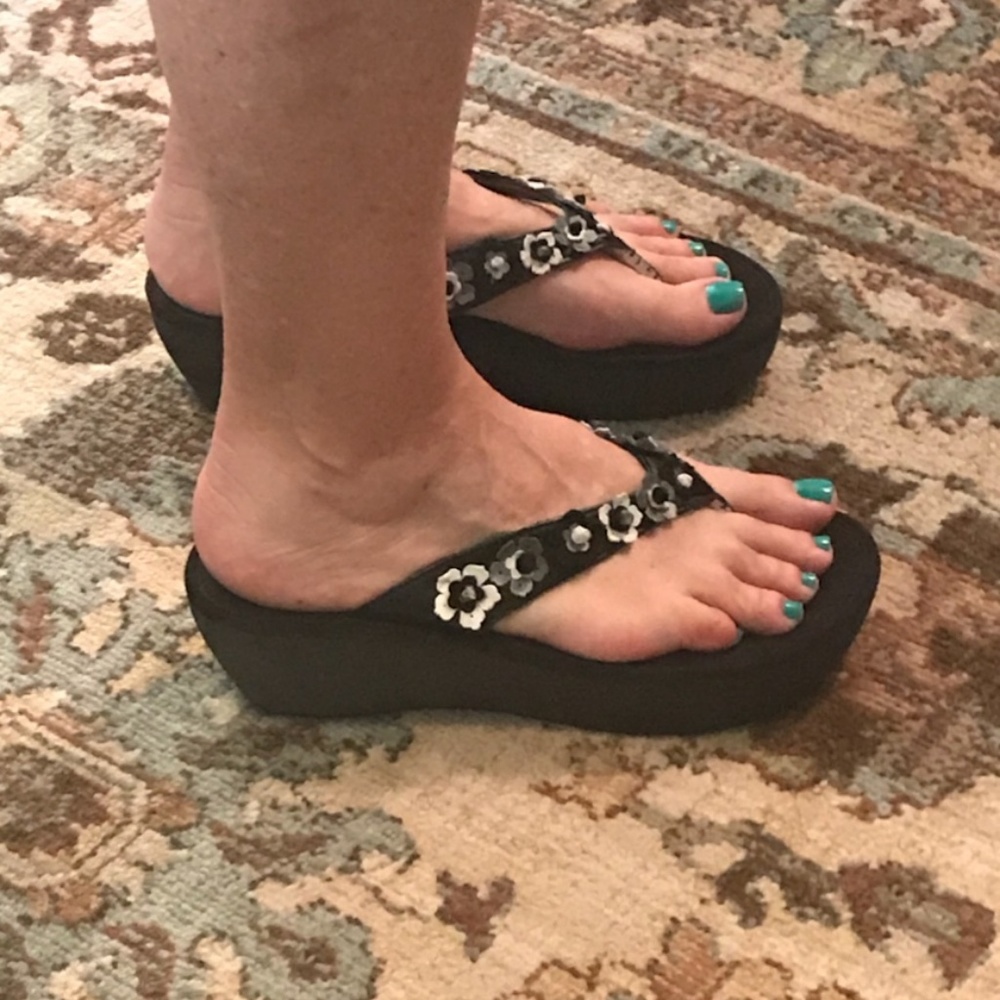 Shoes - Picture 2 of 3
